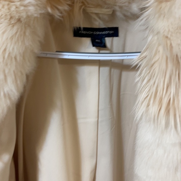 Soft fuzzy Dressy Vest Womens French Connection - Picture 12 of 12